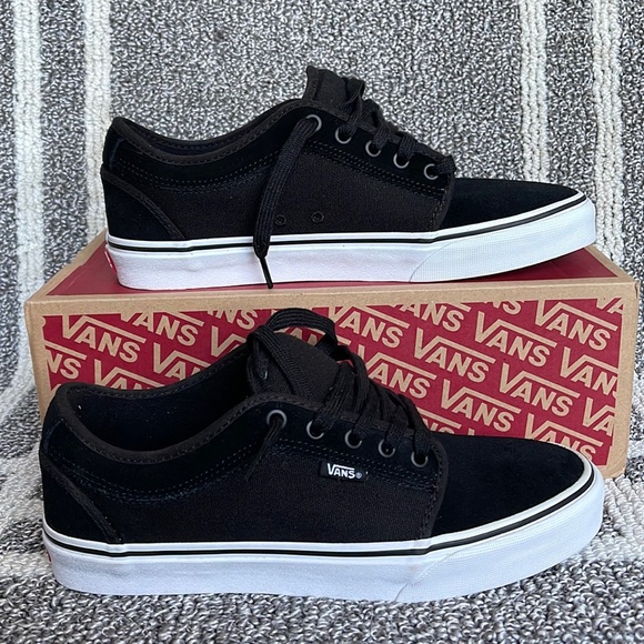 Vans Chukka Low Suede Black/True White WMNS - Picture 2 of 16